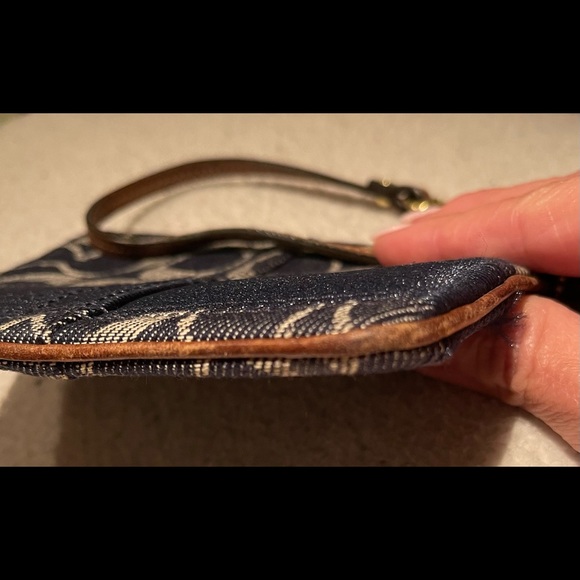 Coach Wristlet - Picture 6 of 7